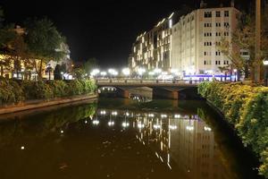 porsuk rivier in eskisehir, turkije foto