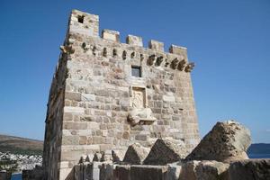 toren in het kasteel van Bodrum, Mugla, Turkije foto