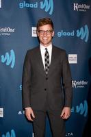 los angeles, 20 april - barrett foa arriveert bij de 2013 glaad media awards op de jw marriott op 20 april 2013 in los angeles, ca foto