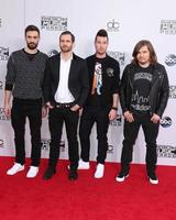 los angeles, 23 nov - kyle simmons, william farquarson, dan smith, chris woody wood, bastille bij de amerikaanse muziekprijzen 2014, aankomst in het nokia theater op 23 november 2014 in los angeles, ca foto