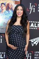 los angeles jun 4 - stephanie beatriz bij de in the heights screening laliff in het tcl chinese theater op 4 juni 2021 in los angeles, ca foto