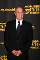 los angeles, 15 februari - corbin bernsen arriveert bij de filmgidsprijzen van 2013 in het universal hilton hotel op 15 februari 2013 in los angeles, ca. foto