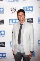 los angeles, 11 aug - kevin pereira arriveert op 11 augustus 2011 op het be a star zomerevenement in het andaz hotel in los angeles, ca. foto