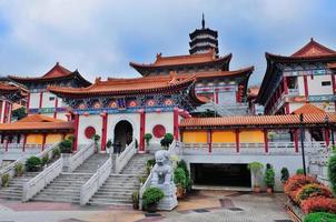 uitzicht op de chinese tempel foto