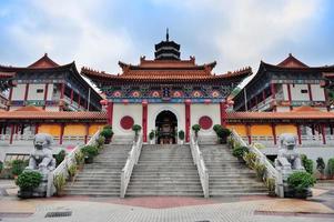 uitzicht op de chinese tempel foto