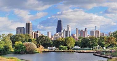 uitzicht op de skyline van chicago foto
