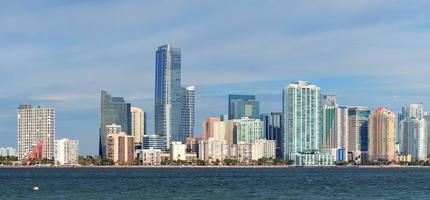 uitzicht op de skyline van Miami foto