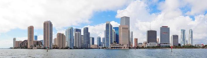 uitzicht op de skyline van Miami foto