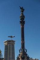 columbus kolom op de haven van barcelona, aan het einde van de beroemde straat las ramblas. foto