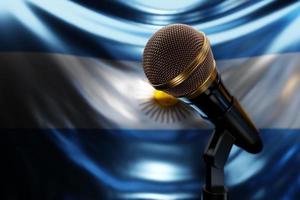 microfoon op de achtergrond van de nationale vlag van uruguay, realistische 3d illustratie. muziekprijs, karaoke, radio en geluidsapparatuur voor opnamestudio's foto