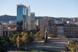 gevels van gebouwen van groot architectonisch belang in de stad barcelona - spanje foto