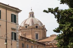 grote kerk in het centrum van Rome, Italië. foto