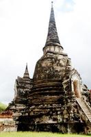 pagode bij wat chaiwattanaram tempel, ayutthaya, thailand foto