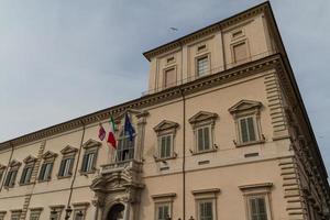 rome, het consulta-gebouw op het quirinale-plein. foto