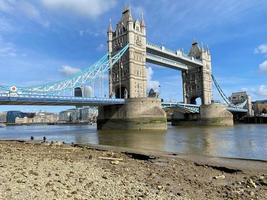 uitzicht op de torenbrug in londen foto