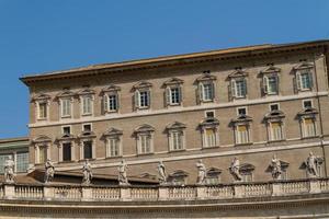 gebouwen in vaticaan, de heilige stoel in rome, italië. onderdeel van de Sint-Pietersbasiliek. foto