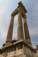 ruïnes door teatro di marcello, rome - italië foto