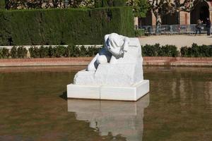 gevels van gebouwen van groot architectonisch belang in de stad barcelona - spanje foto