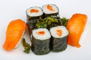 sushi met zalm foto