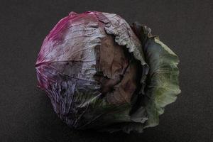 natuurlijke rijpe biologische violette kool foto