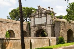 Rome, Italië. typische architectonische details van de oude stad foto