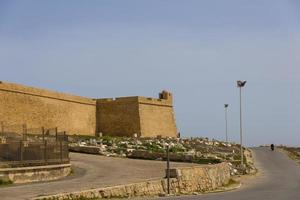oude fortenruïne in mahdia tunis foto