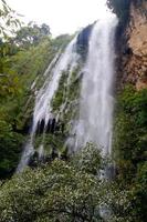 erawan waterval, kanchanaburi, thailand foto