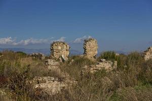 ruïnes aan de zijkant foto