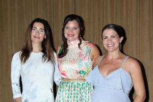 los angeles jun 17 - jacqueline macinnes wood, heather tom en melissa claire egan at the heather tom organiseert de beste actrice overdag emmy genomineerden jaarlijkse bijeenkomst op 17 juni 2021 in glendale, ca foto