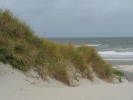 zomer tiem op het strand van juist foto