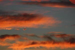 wolk in zonsondergang foto