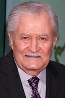 Los Angeles, 28 sep - John Aniston arriveert bij het vieren van 45 jaar dagen van ons leven aan de Academie voor Televisiekunsten en Wetenschappen op 28 september 2010 in nr. Hollywood, Californië foto