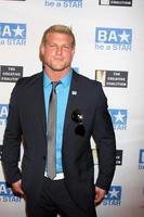 los angeles, 11 aug - dolph ziggler arriveert bij het be a star zomerevenement in het andaz hotel op 11 augustus 2011 in los angeles, ca foto