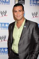 los angeles, 11 aug - alberto del rio arriveert bij het be a star zomerevenement in het andaz hotel op 11 augustus 2011 in los angeles, ca. foto