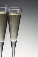 champagneglazen met condensatie druppels