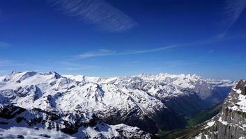 titlis sneeuwbergen in engelberg foto