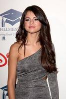 los angeles, 1 nov - selena gomez arriveert op het stars 2011-gala om te profiteren van het fulfilmentfonds in het beverly hilton hotel op 1 november 2011 in beverly hills, ca. foto