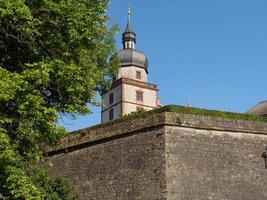 de stad würzburg aan de rivier de Main foto