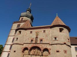 de stad würzburg aan de rivier de Main foto