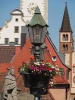 de stad würzburg aan de rivier de Main foto