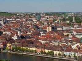 de stad würzburg aan de rivier de Main foto