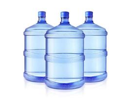 grote flessen water geïsoleerd op een witte achtergrond foto
