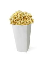 popcorn in doos geïsoleerd op witte achtergrond foto