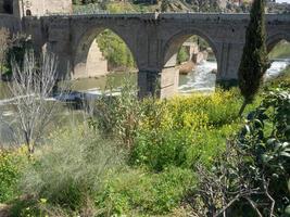 de oude stad van toledo in spanje foto