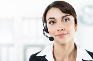 vrouwelijke callcenter service-operator