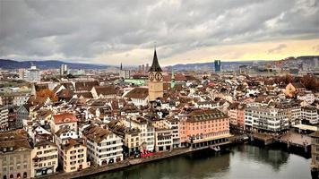 een uitzicht over Zürich in Zwitserland foto