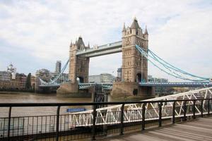 uitzicht op de torenbrug in londen foto