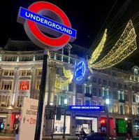 londen in het verenigd koninkrijk in noverber 2020, een uitzicht op londen bij nacht foto