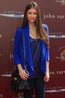 los angeles, 11 maart - nina dobrev arriveert op de 9e jaarlijkse john varvatos stuart house benefiet in de john varvatos winkel op 11 maart 2012 in west hollywood, ca foto