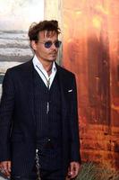 los angeles, 22 juni - johnny depp bij de wereldpremière van de eenzame boswachter bij het disney's california-avontuur op 22 juni 2013 in anaheim, ca foto